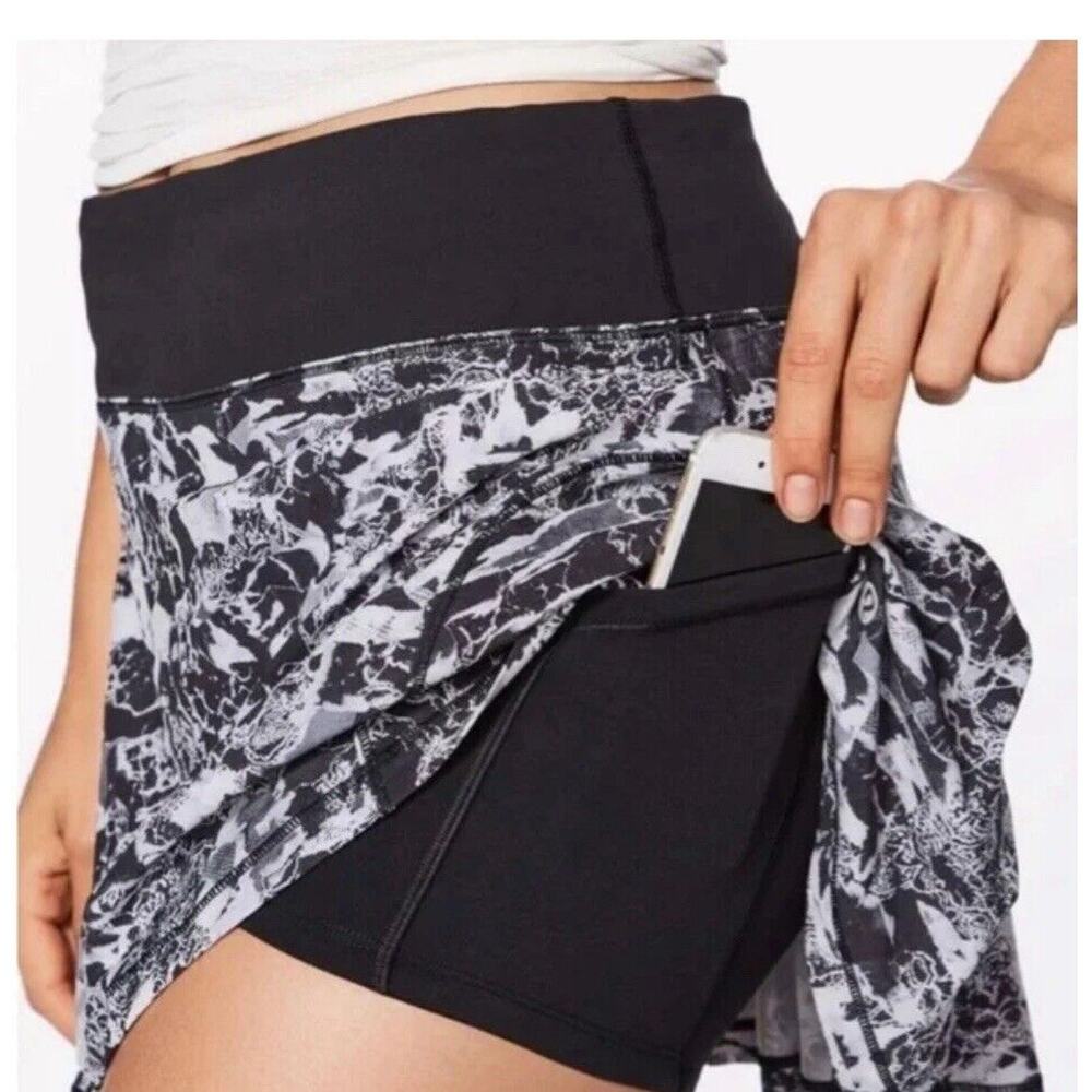 Lululemon Circuit Breaker Skirt II Regular13”Interlaced Alpine White Black Sz 12